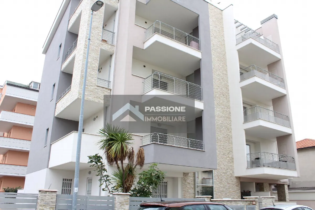 Appartamento in vendita a Alba Adriatica, Zona Mare - foto 1