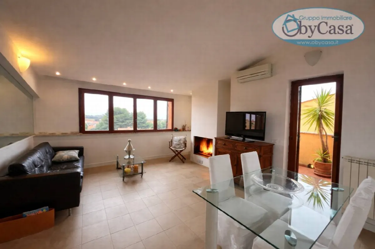Appartamento 4 locali in vendita a Ladispoli, Marina San Nicola - foto 1