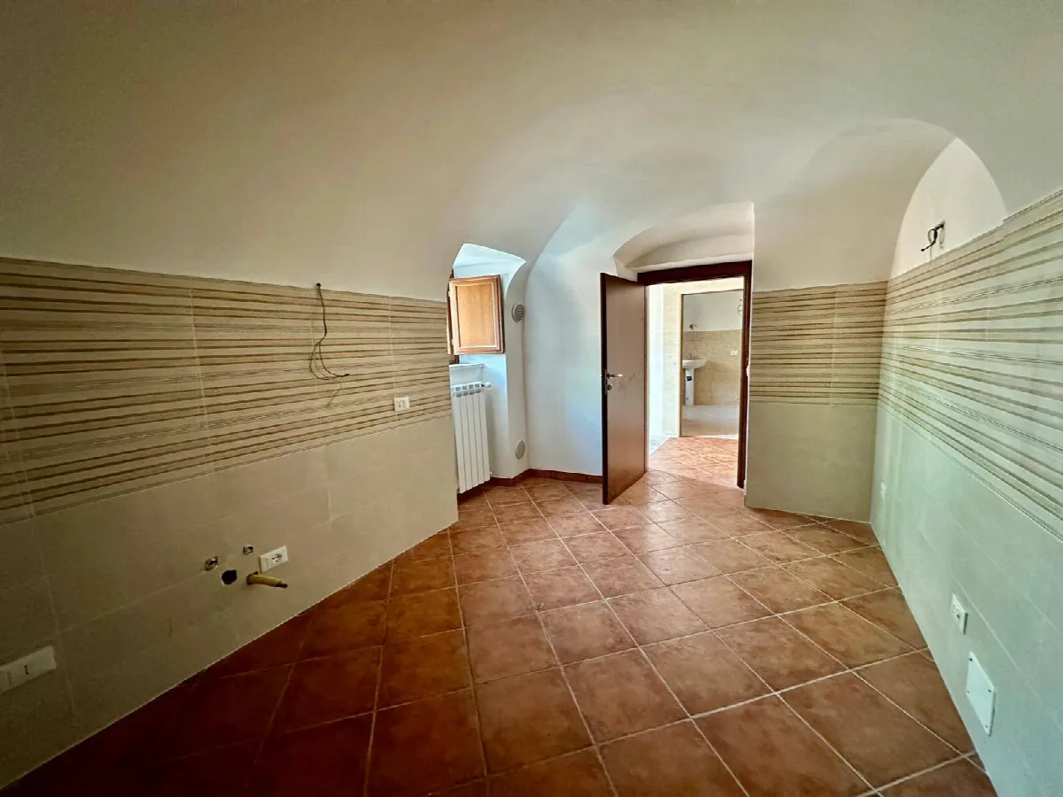 Appartamento in vendita a Prata d'Ansidonia, Prata D'Ansidonia - foto 2