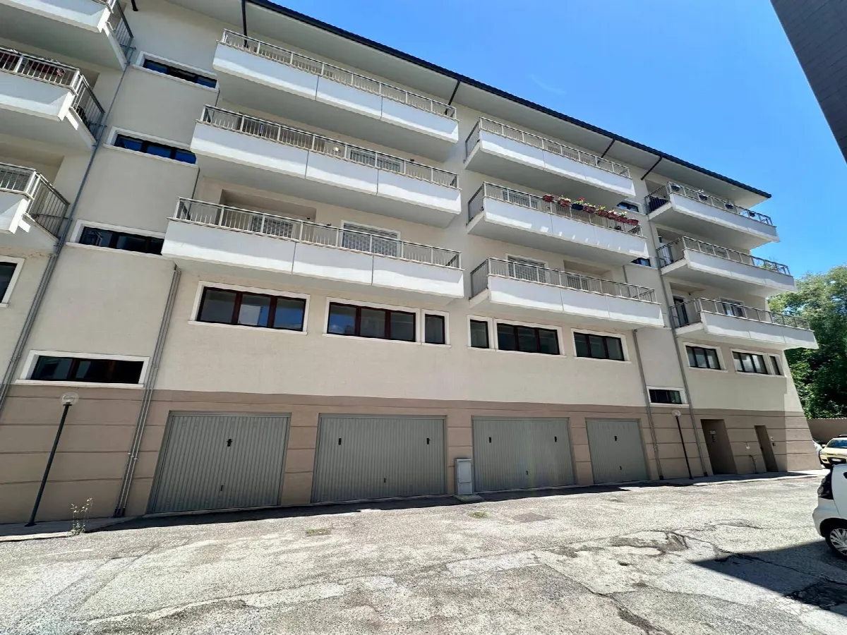 Appartamento in vendita a L'Aquila, Zona Della Rivera - foto 1