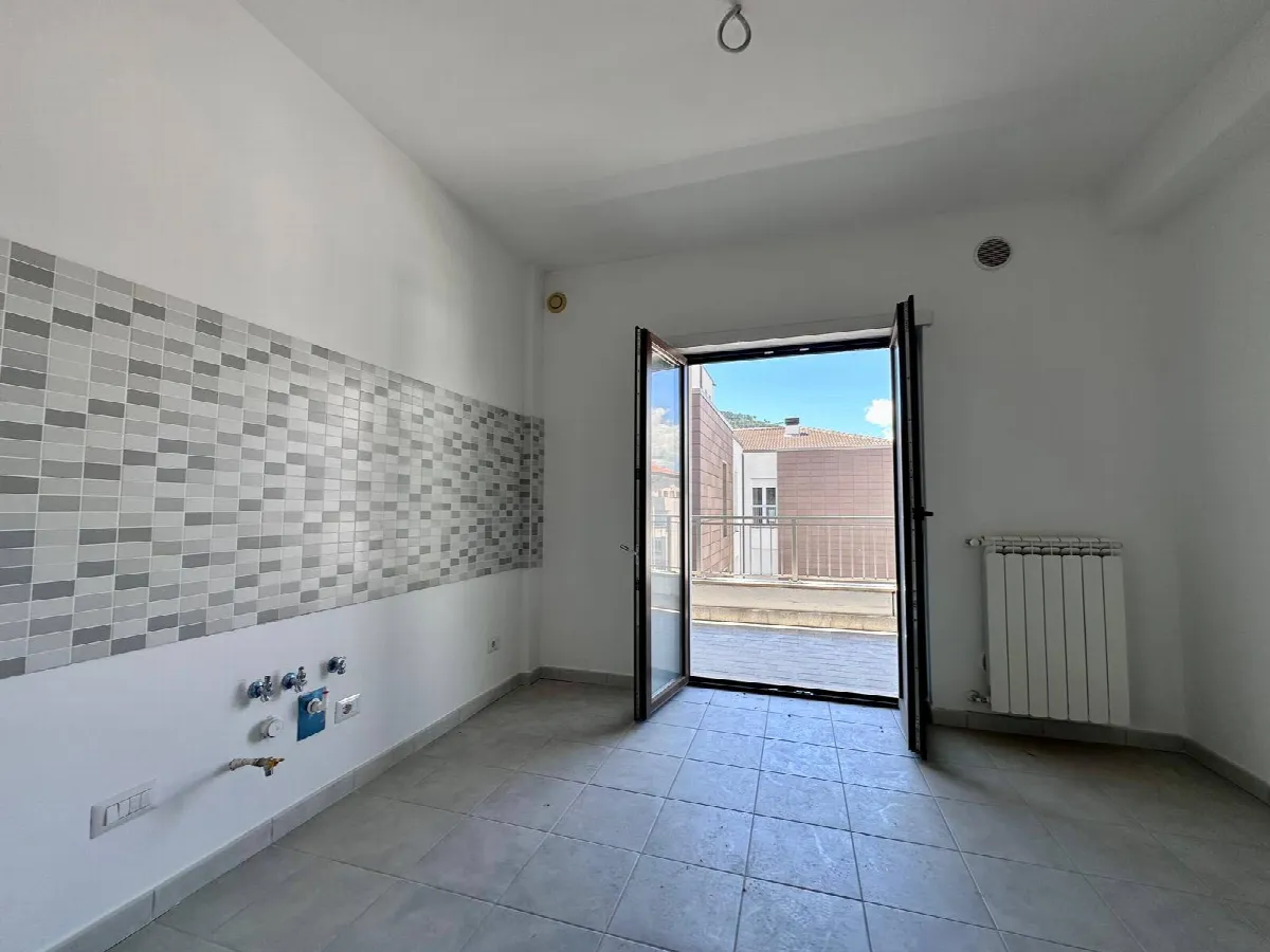 Appartamento in vendita a L'Aquila, Zona Della Rivera - foto 4