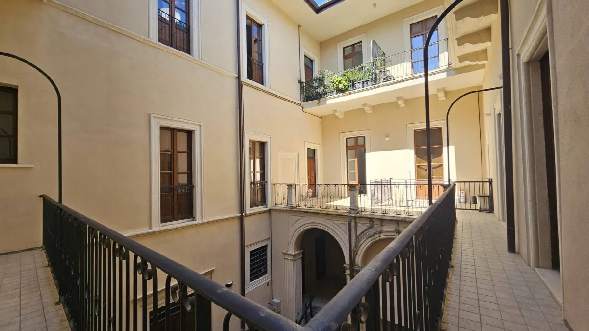 Appartamento in vendita a L'Aquila, Centro storico - foto 1