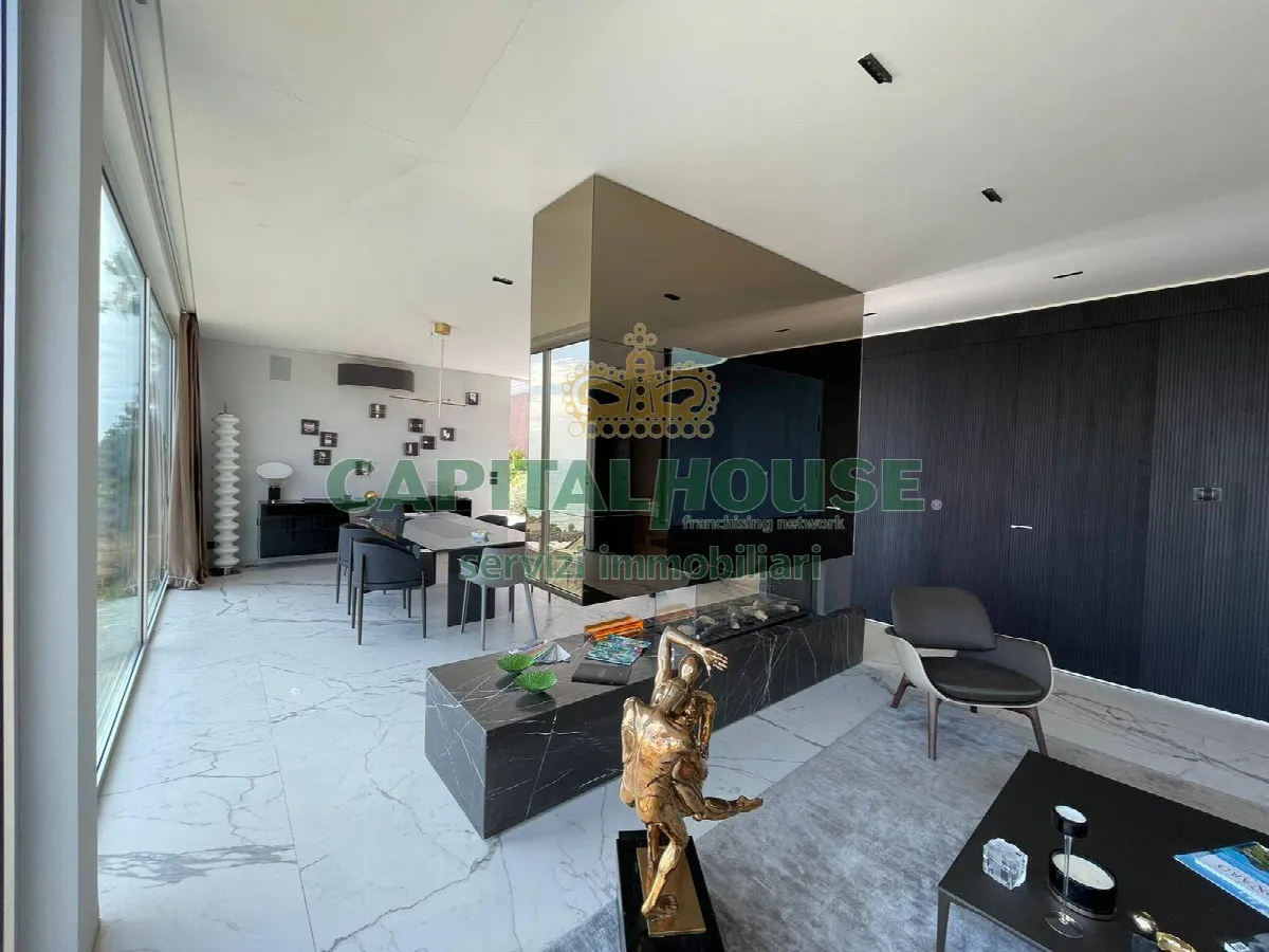 Appartamento in vendita a Salerno, Centro - foto 2