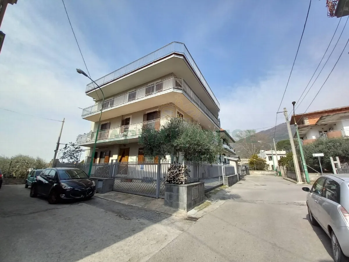 Appartamento in vendita a Sirignano - foto 1