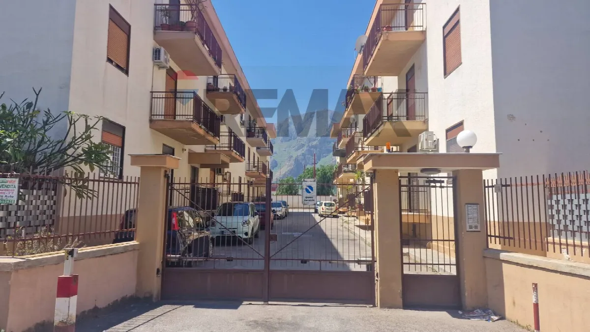 Appartamento in vendita a Palermo, Corso dei Mille - foto 1