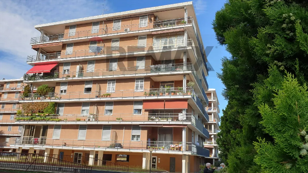 Appartamento in vendita a Gallarate, Sciarè - foto 2