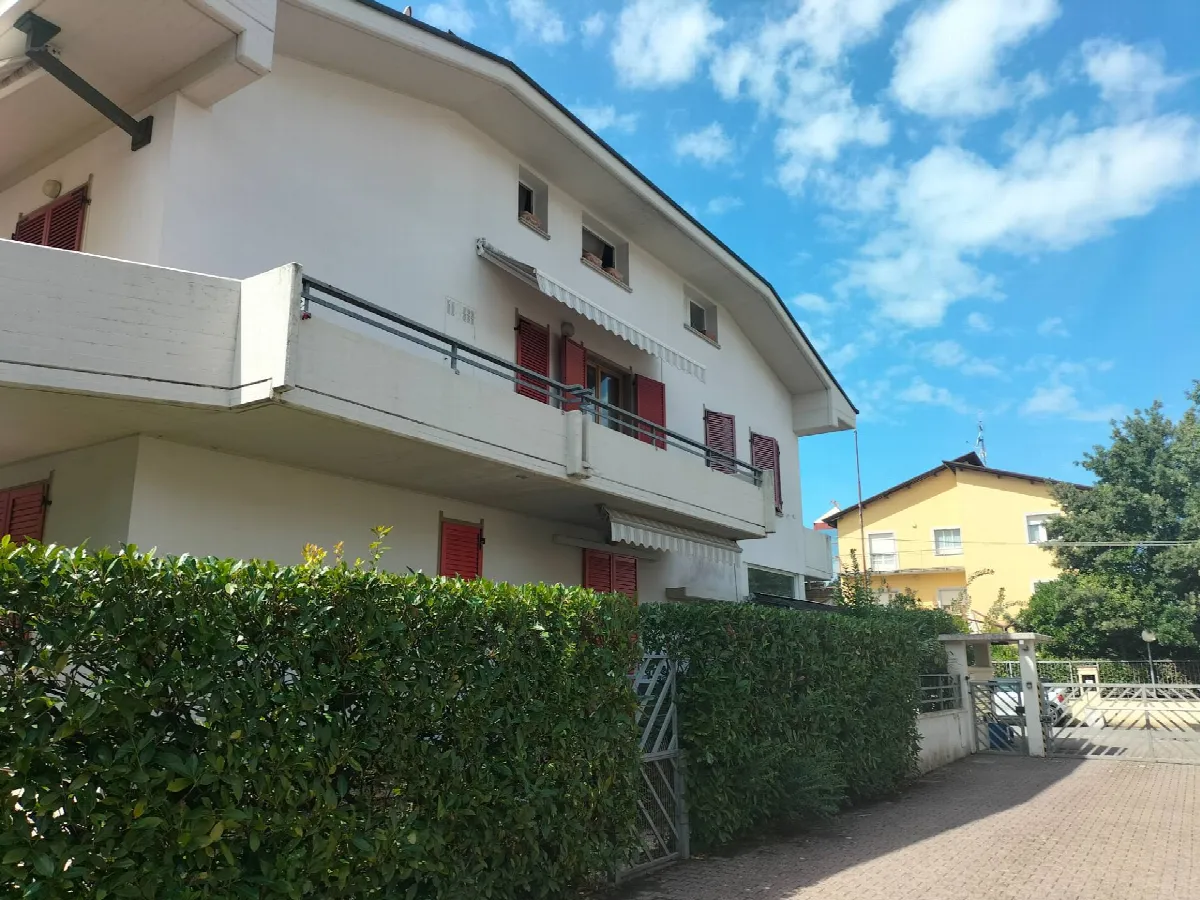 3 Camere in vendita a Massa, Ronchi - foto 2
