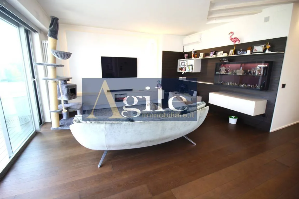 Appartamento in vendita a Alba Adriatica, Zona Mare - foto 2