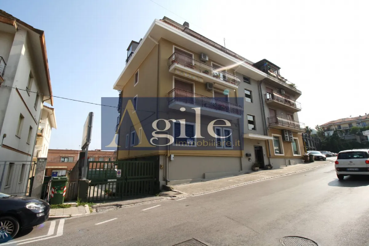 Appartamento in vendita a San Benedetto del Tronto, Centrale verso sud - foto 2