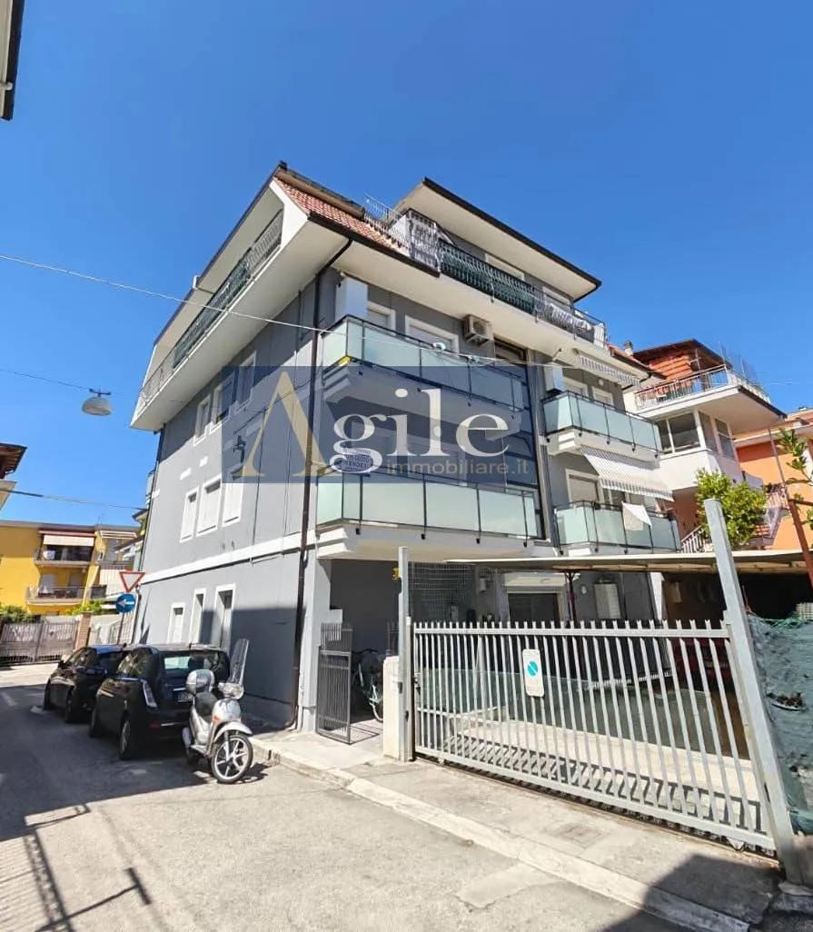 Appartamento in vendita a San Benedetto del Tronto, Porto d'Ascoli - foto 2
