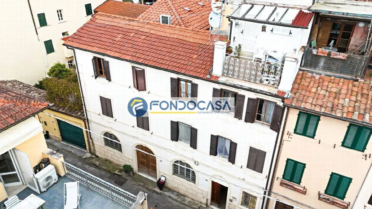 Appartamento in vendita a Pietrasanta, Centro Storico - foto 3