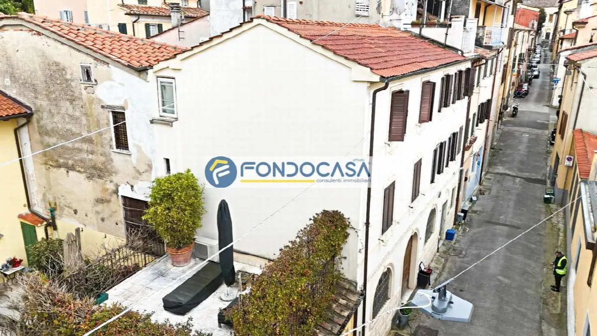 Appartamento in vendita a Pietrasanta, Centro Storico - foto 4