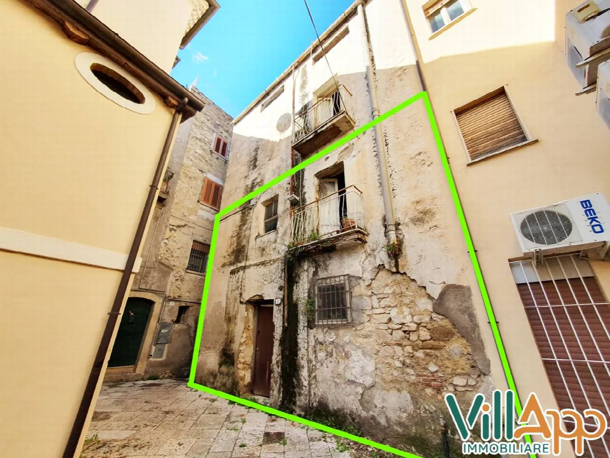 Appartamento in vendita a Fondi, Centro Storico - foto 1