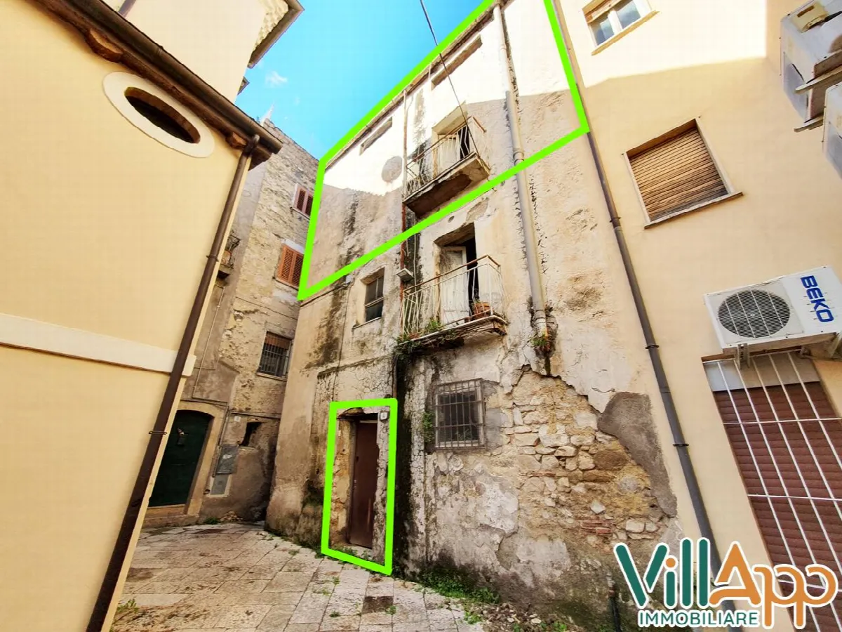 Appartamento in vendita a Fondi, Centro Storico - foto 1