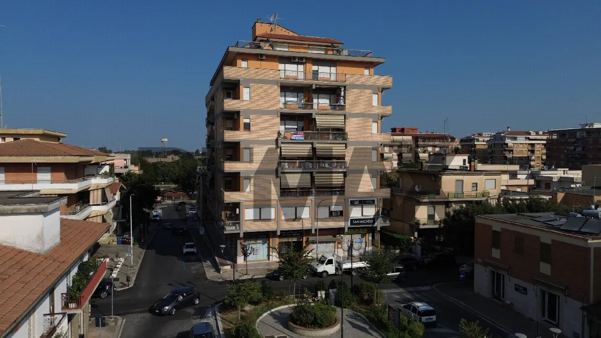 Appartamento in vendita a Aprilia, Centro - foto 1