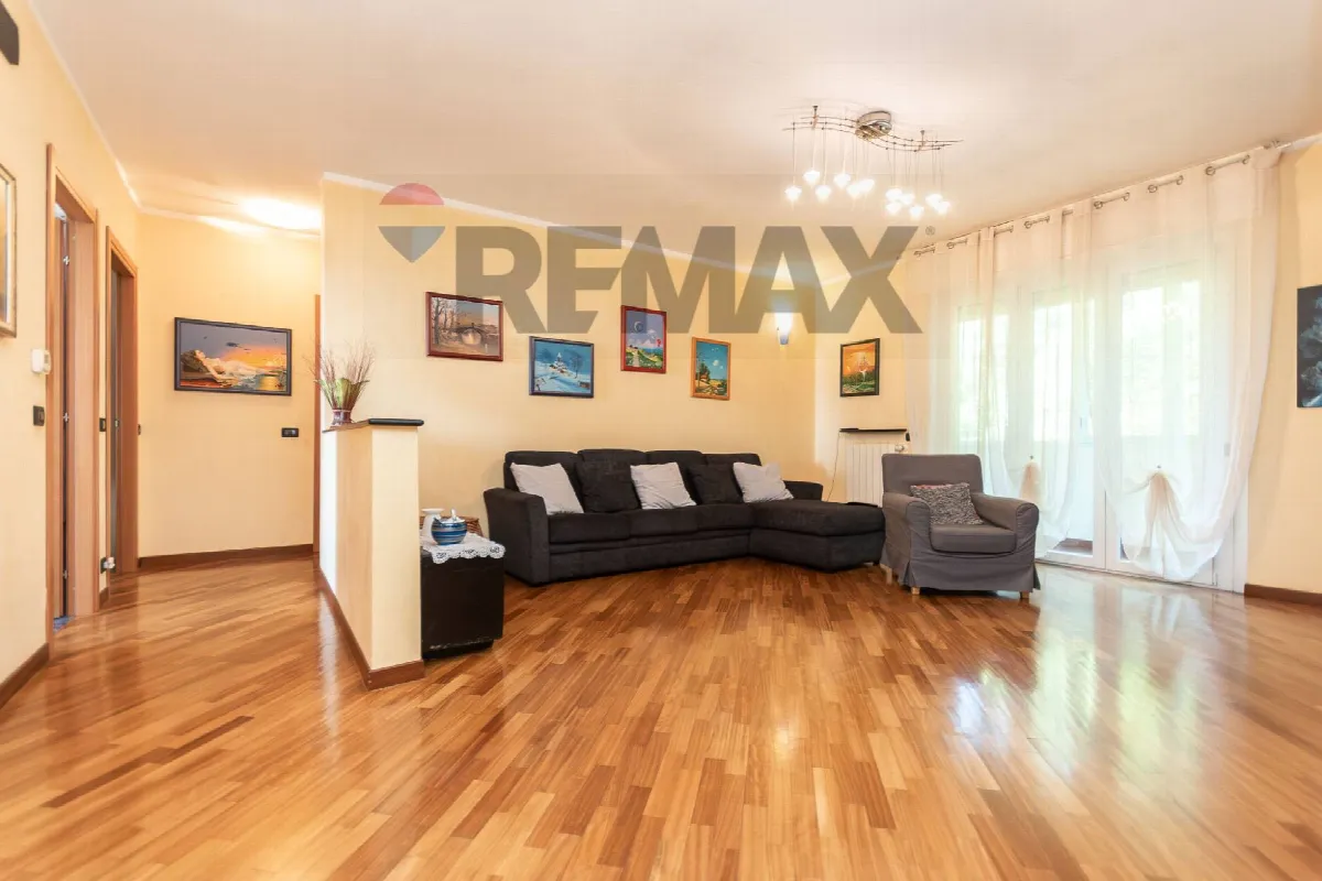 Appartamento in vendita a Genova, Rivarolo - foto 1