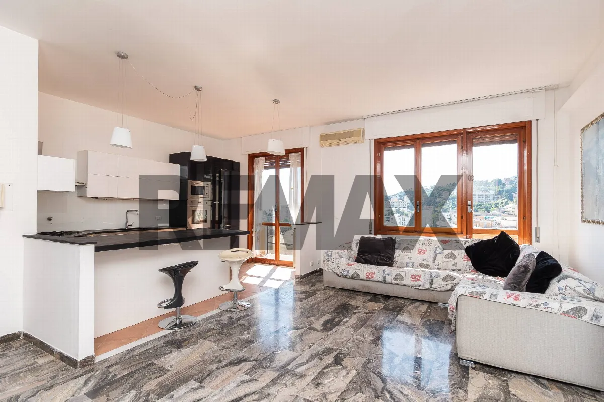 Appartamento in vendita a Genova, Sestri Ponente - foto 1