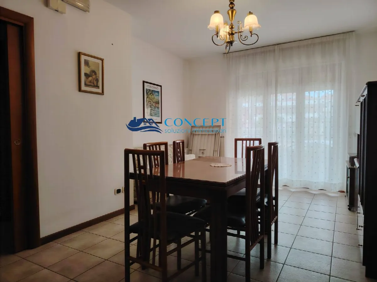 Appartamento in vendita a Alba Adriatica, Zona Mare - foto 2