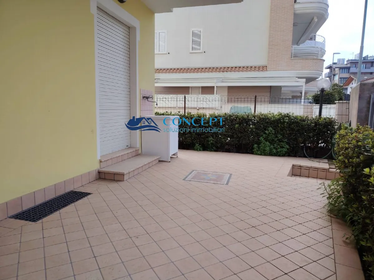 Appartamento in vendita a Alba Adriatica, Zona Mare - foto 8