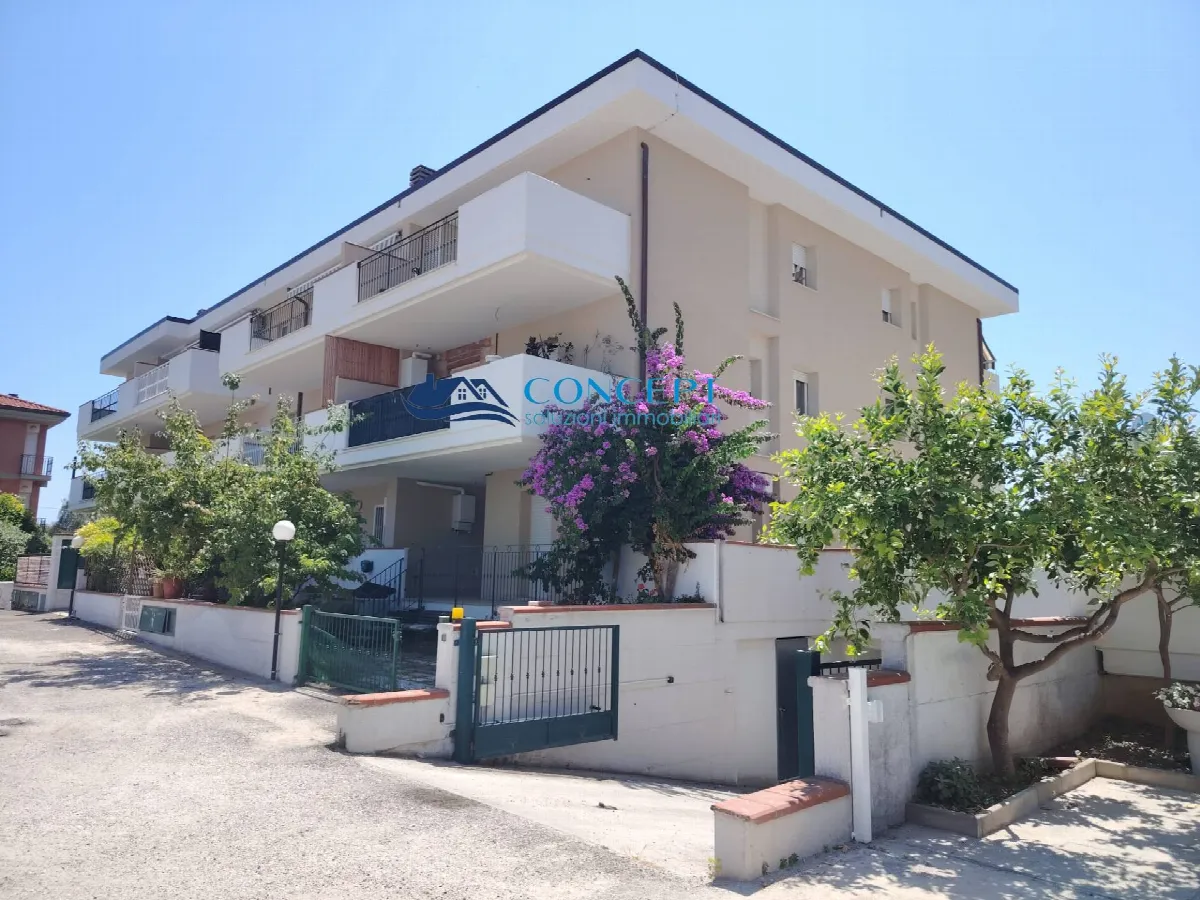 Appartamento in vendita a Martinsicuro, Villa Rosa - foto 1