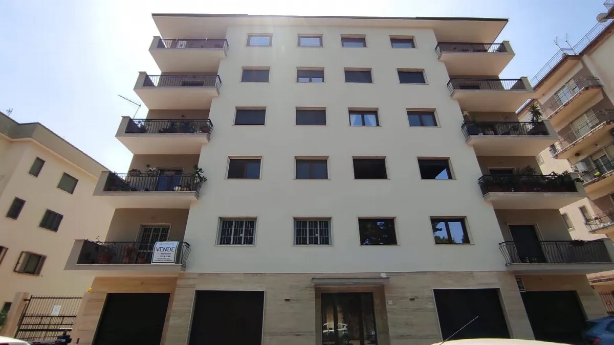 Appartamento in vendita a Caserta, Centro - foto 1