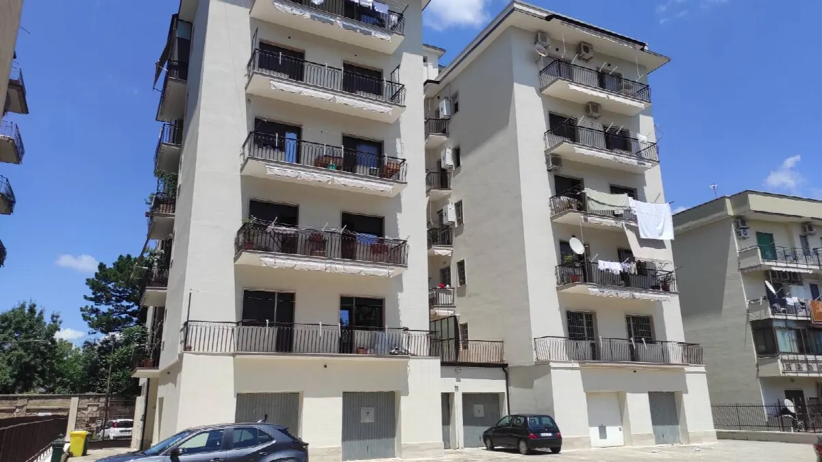 Appartamento in vendita a Caserta, Centro - foto 2
