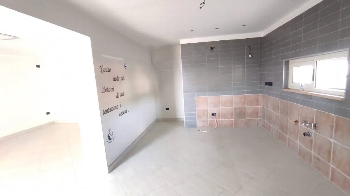 Appartamento in vendita a Maddaloni, Montedecoro - foto 2