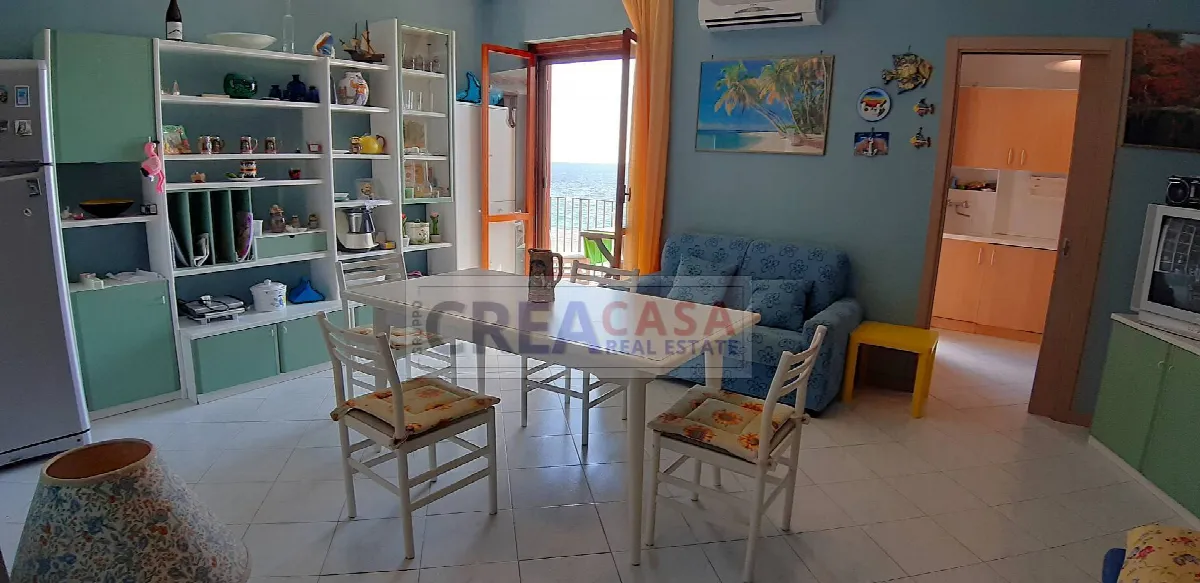 APPARTAMENTO FRONTE MARE in vendita a Giardini-Naxos, Giardini - foto 4