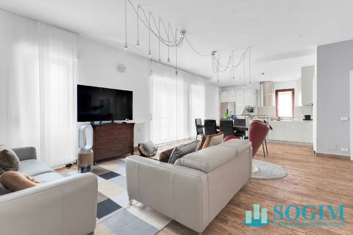 Appartamento in vendita a Como, Centro - foto 1