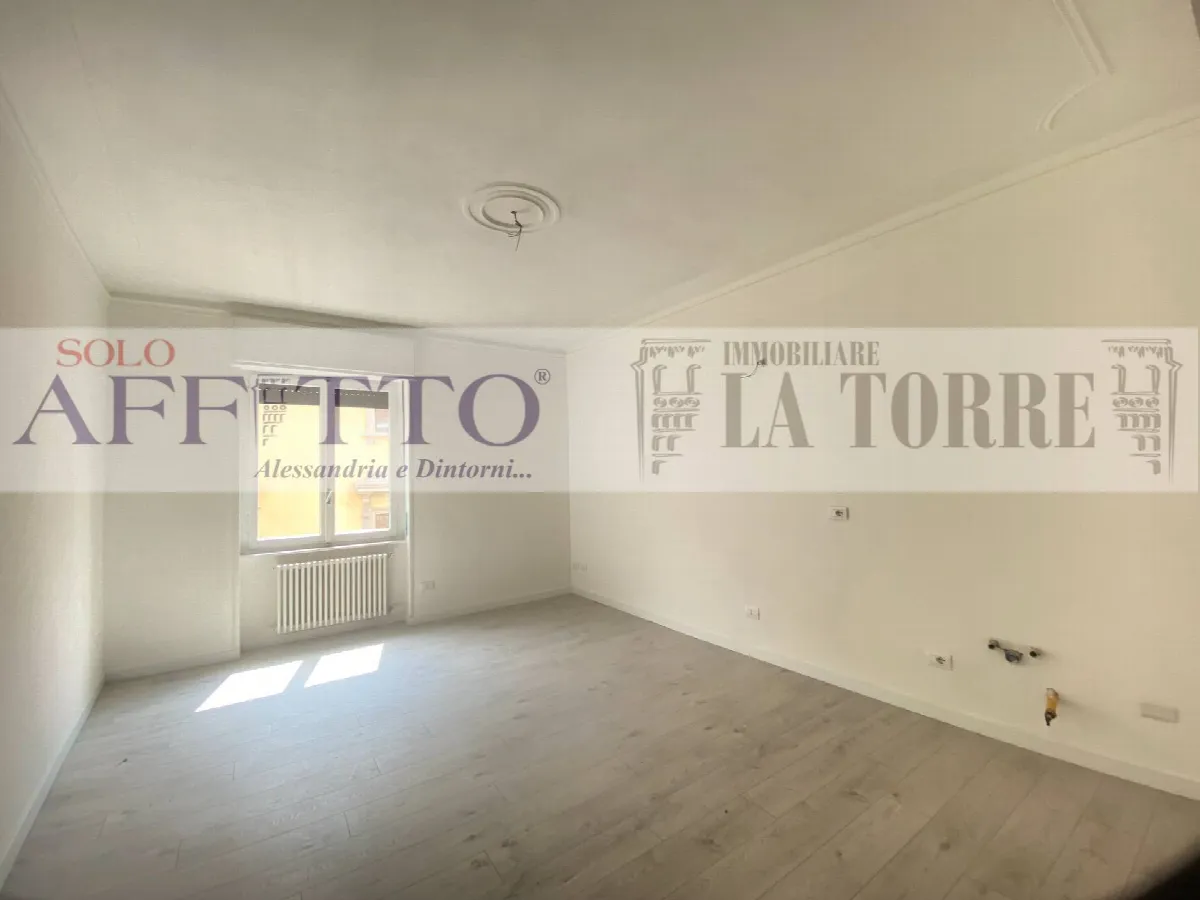 Appartamento in vendita a Alessandria, Centro-P.zza Garibaldi - foto 1