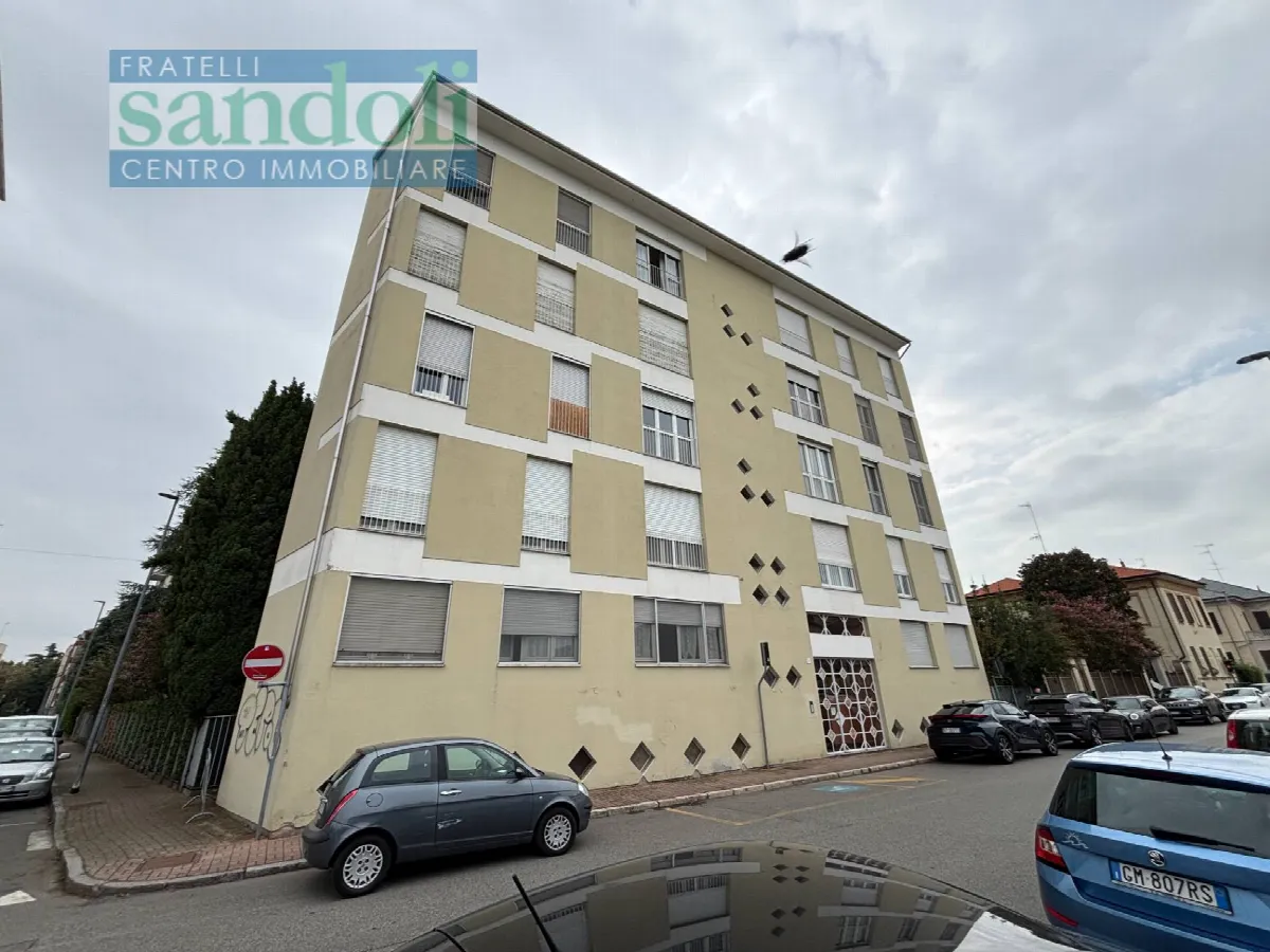 Appartamento in vendita a Vercelli, Stadio - foto 1