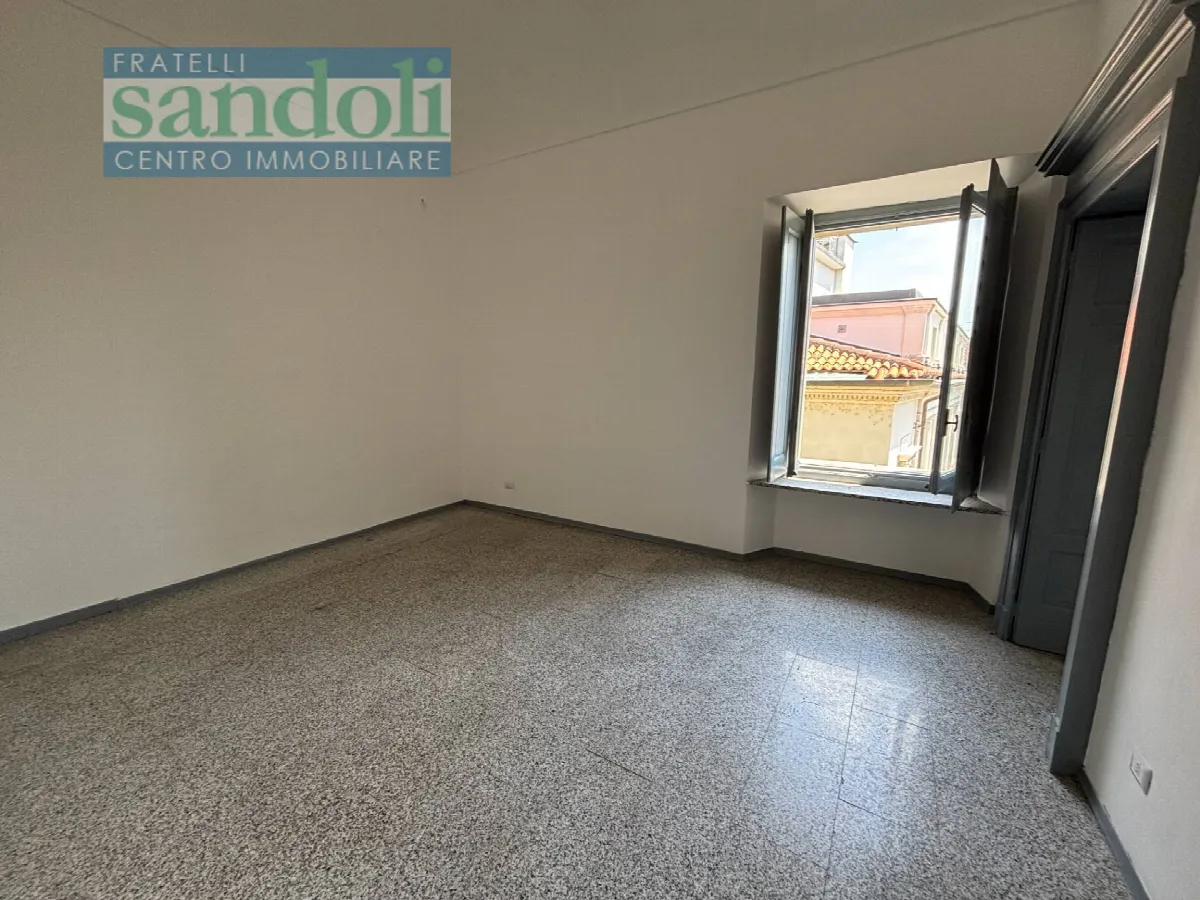Appartamento in vendita a Vercelli, Centro - foto 2