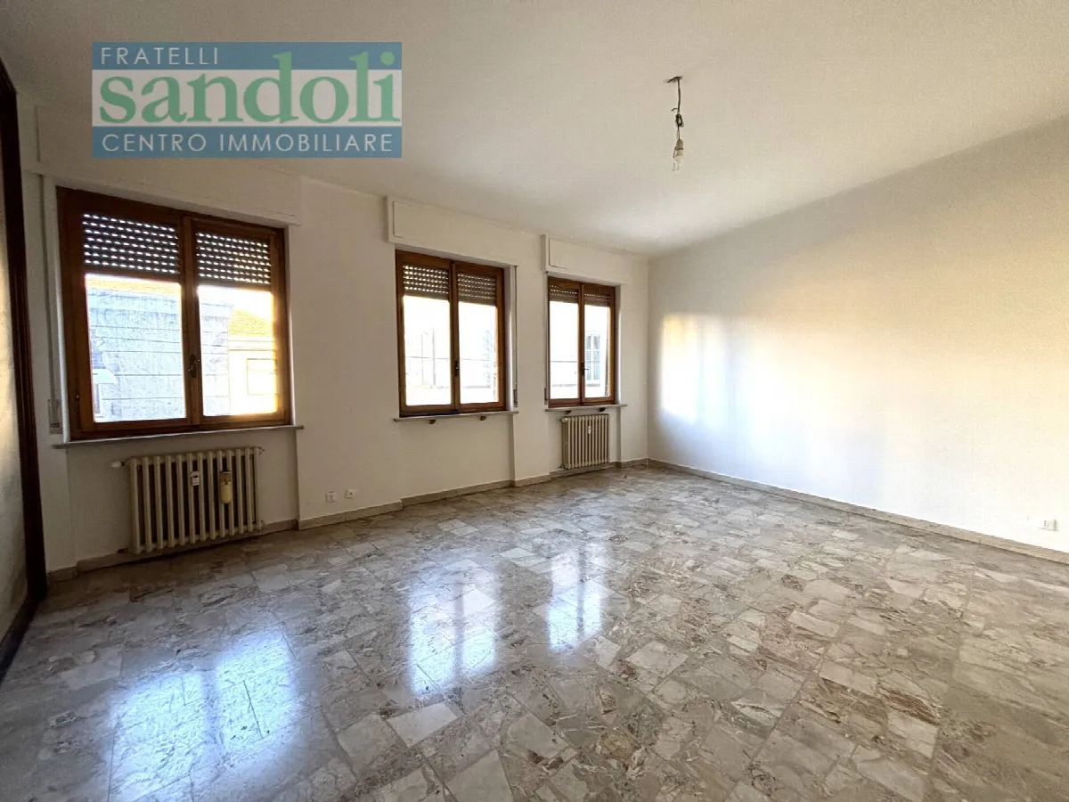 Appartamento in vendita a Vercelli, Centro - foto 1