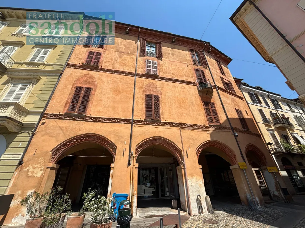 Appartamento in vendita a Vercelli, Centro - foto 1