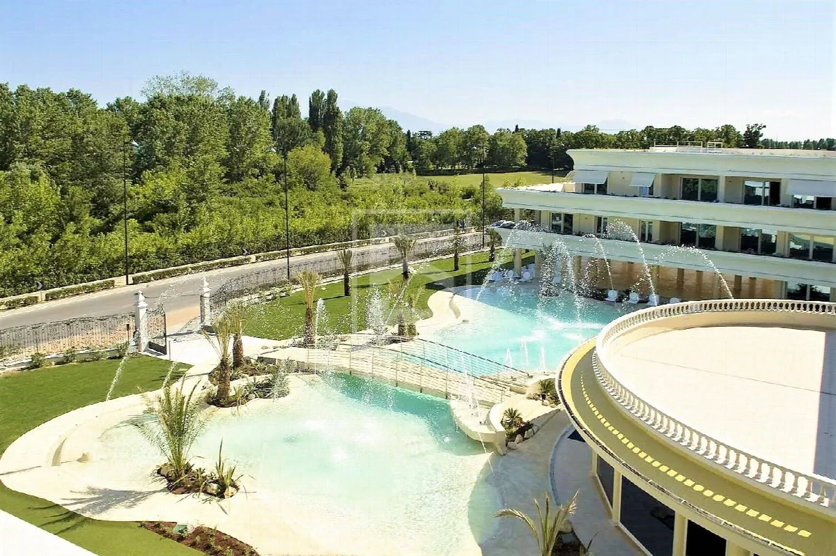 Appartamento in vendita a Desenzano del Garda, Rivoltella del Garda - foto 2