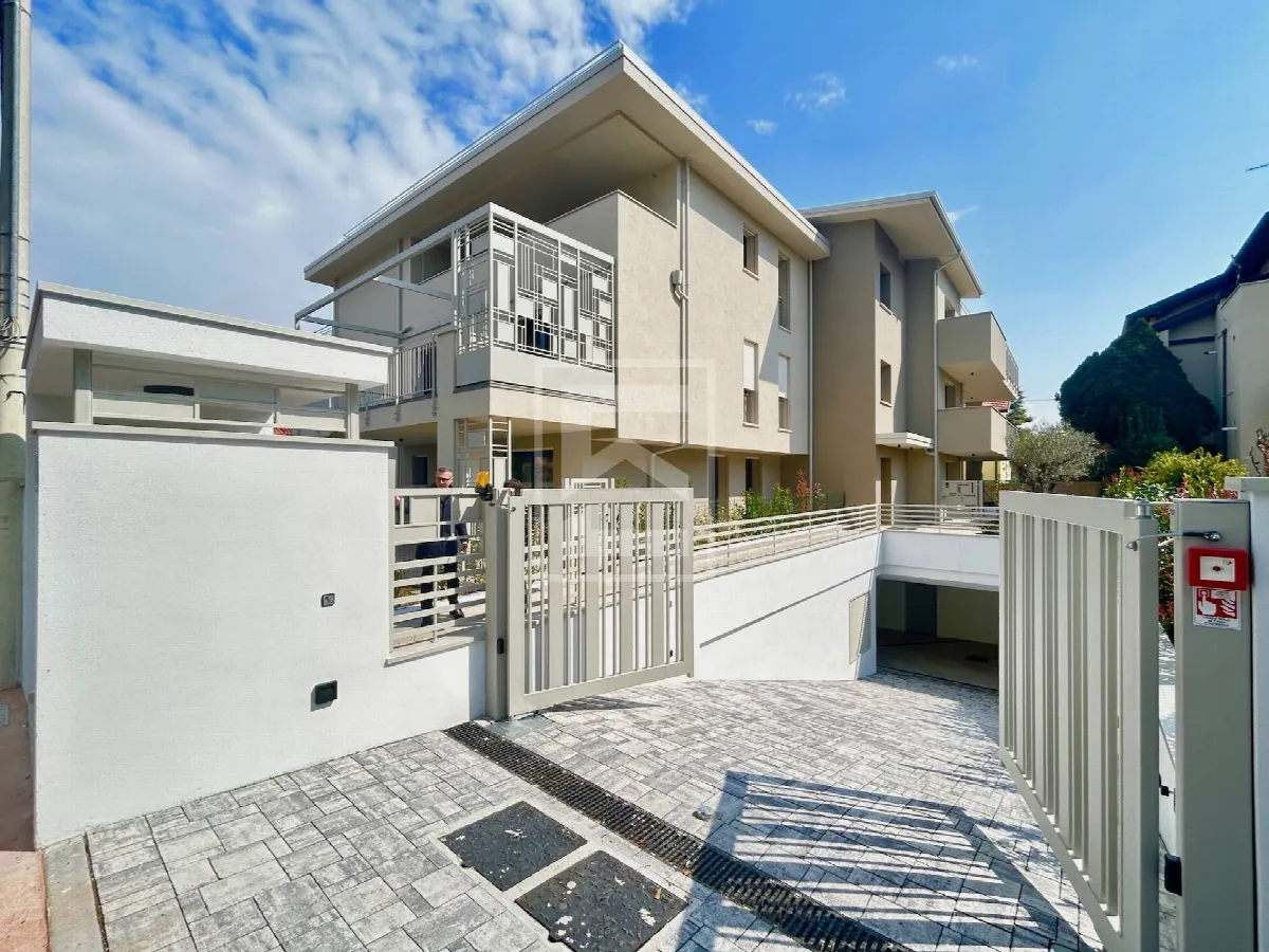 Appartamento in vendita a Desenzano del Garda - foto 1