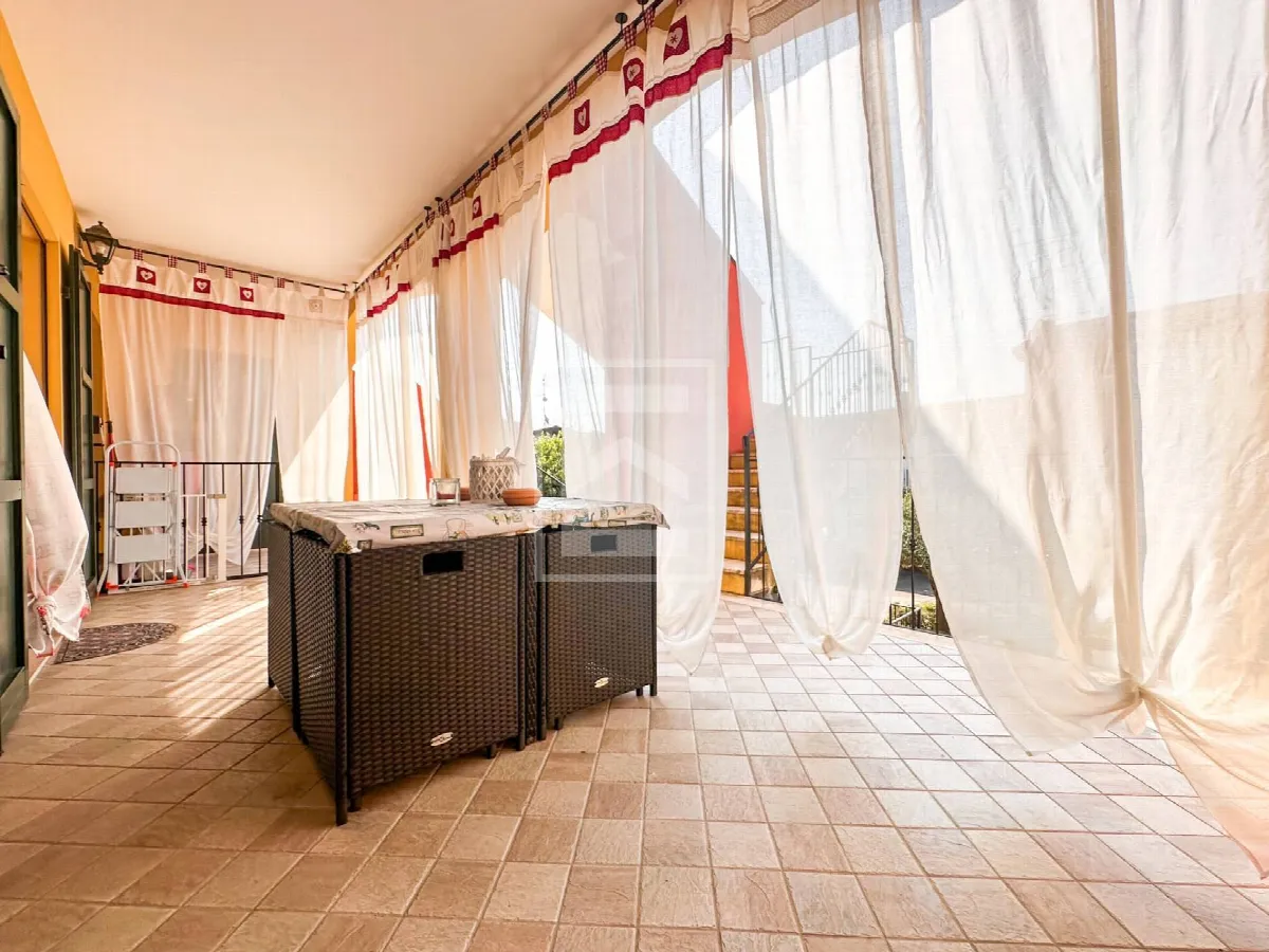Appartamento in vendita a Desenzano del Garda, Vaccarolo - foto 1