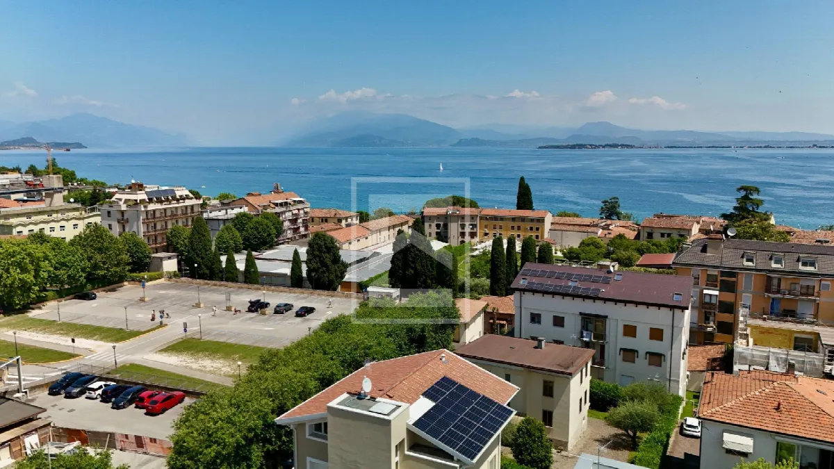 Attico/Mansarda in vendita a Desenzano del Garda - foto 1