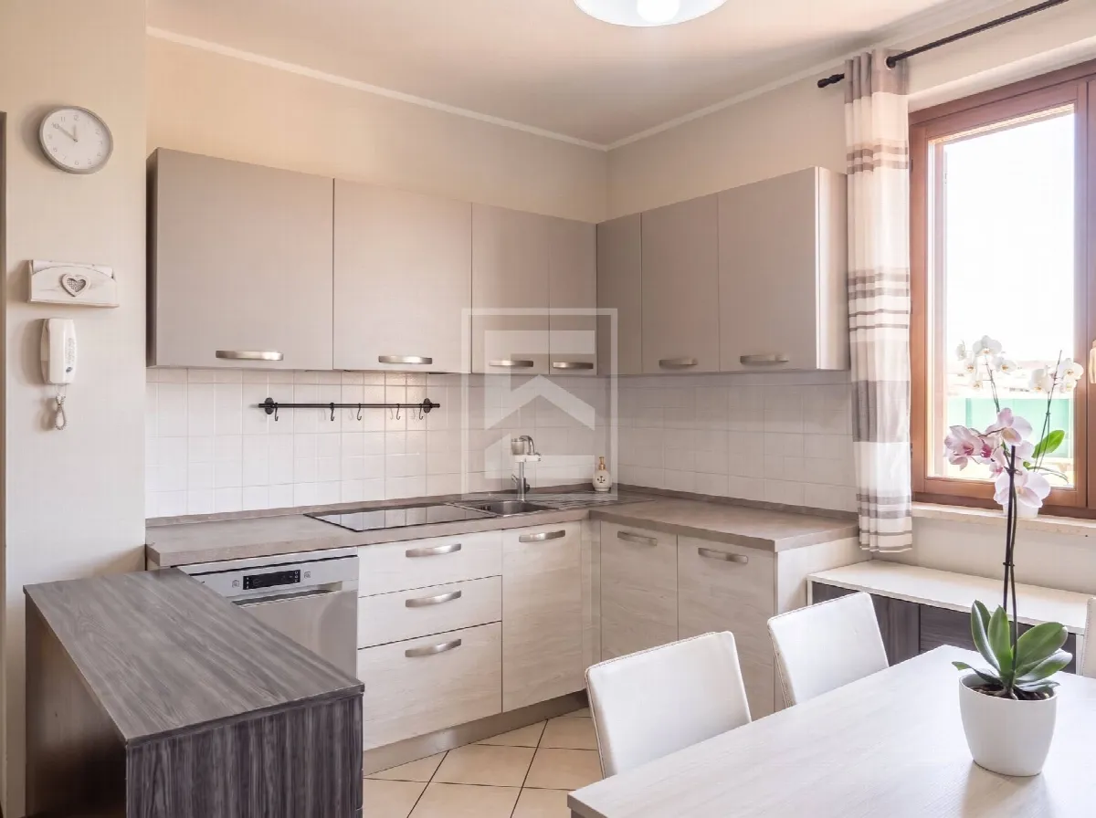 Appartamento in vendita a Desenzano del Garda, San Martino della Battaglia - foto 2