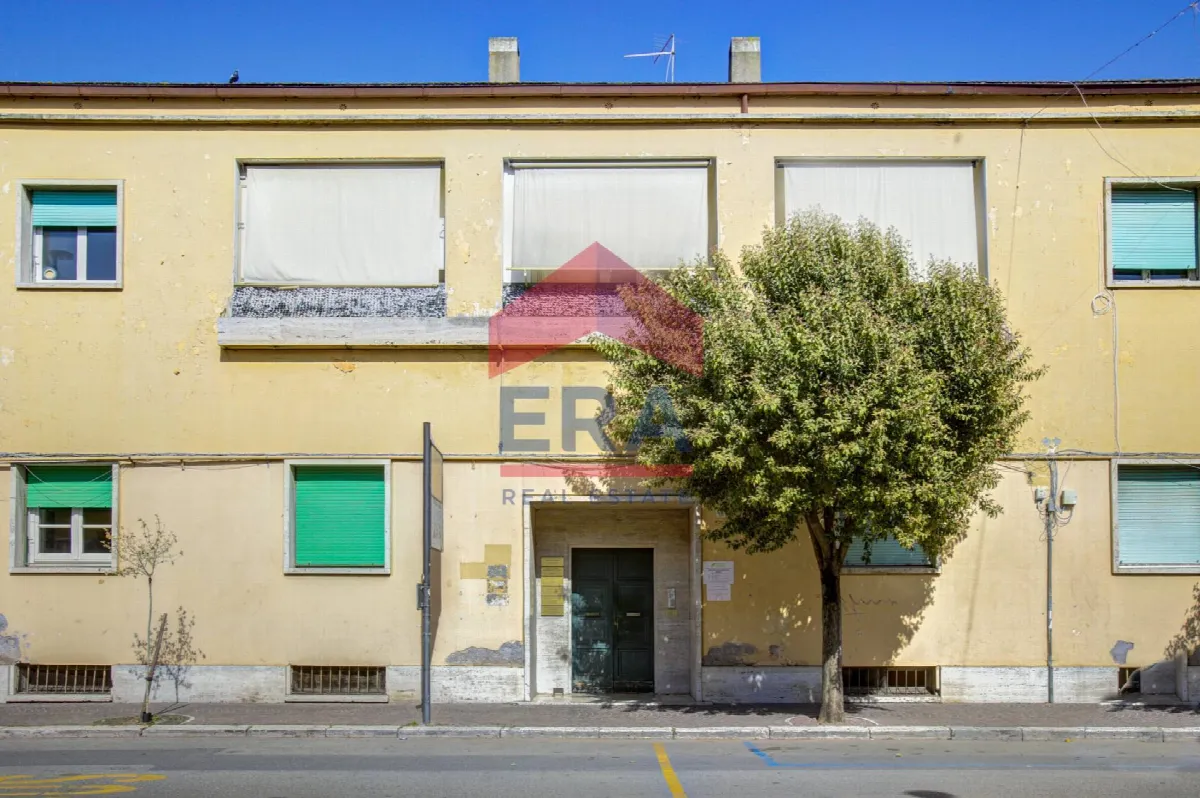 Appartamento in vendita a Pomezia, Centro - foto 2