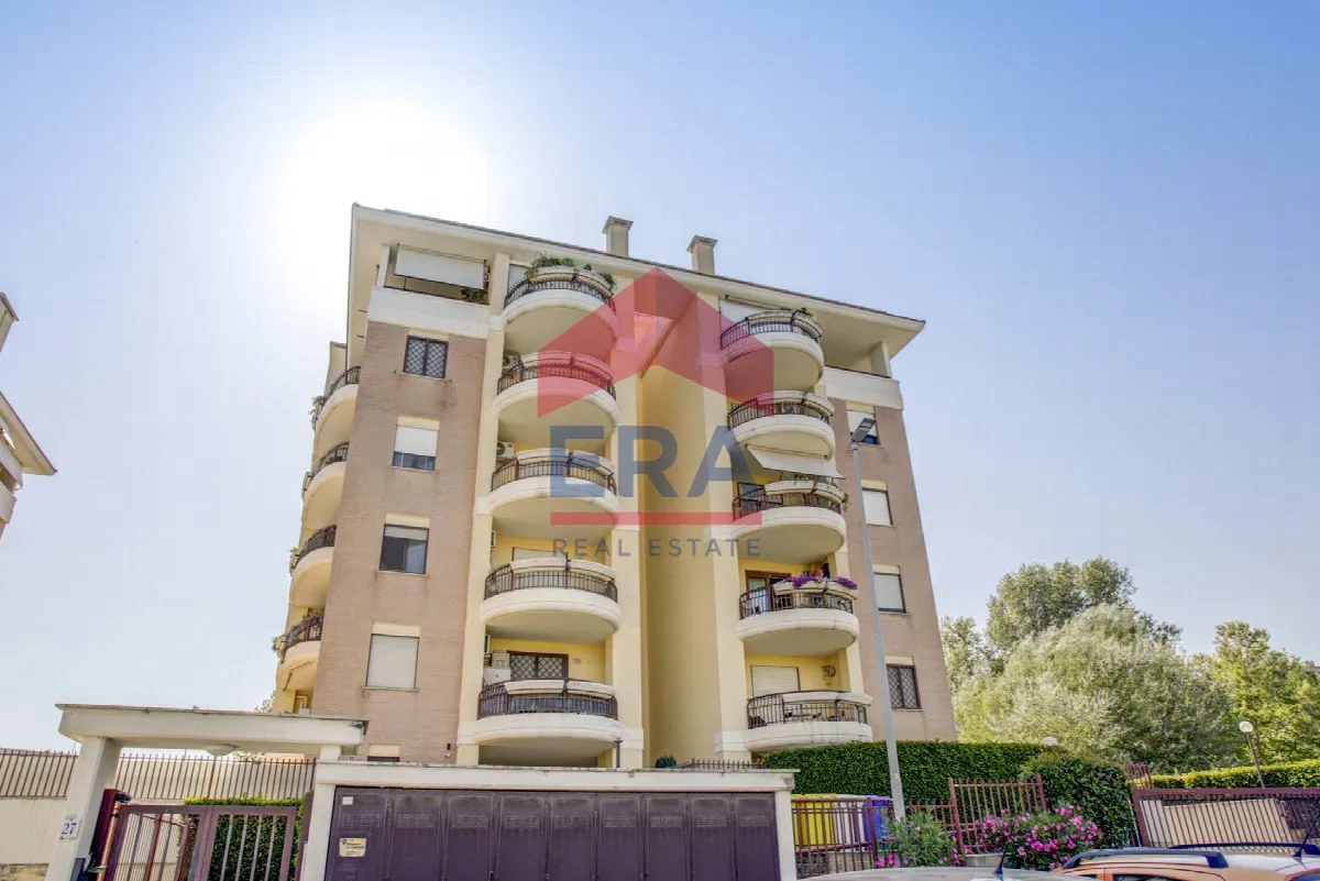 Appartamento in vendita a Pomezia, Centro - foto 1