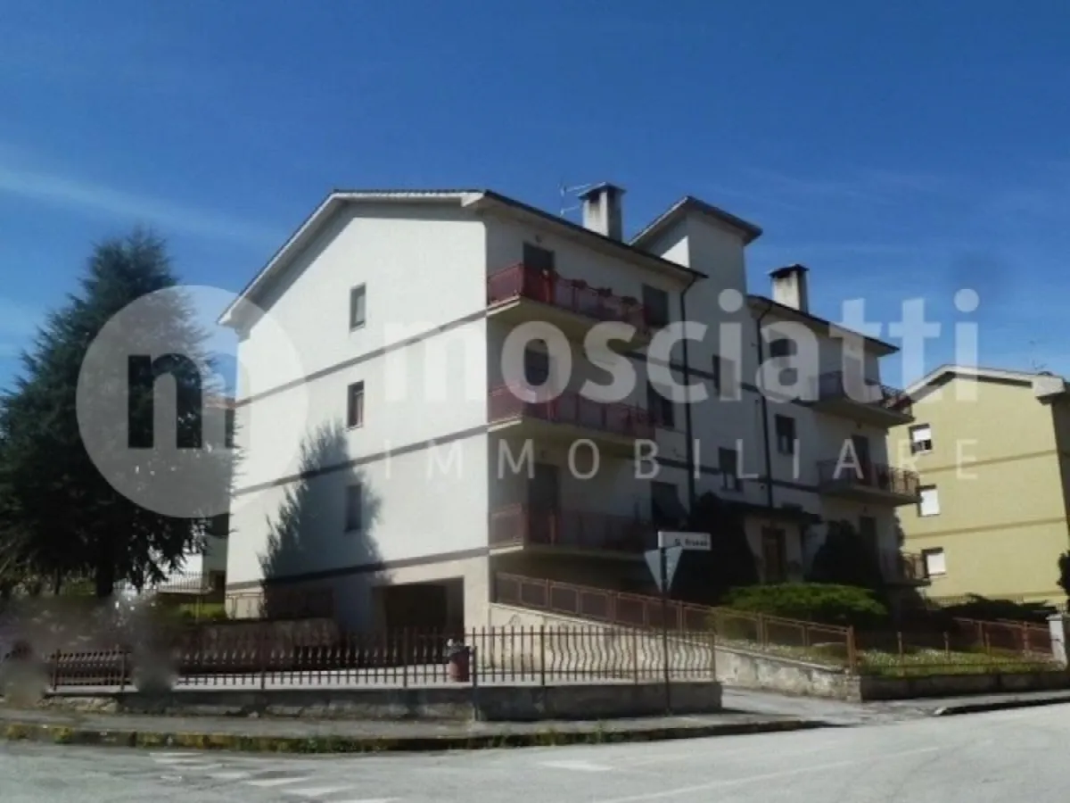 Appartamento in vendita a Esanatoglia - foto 1