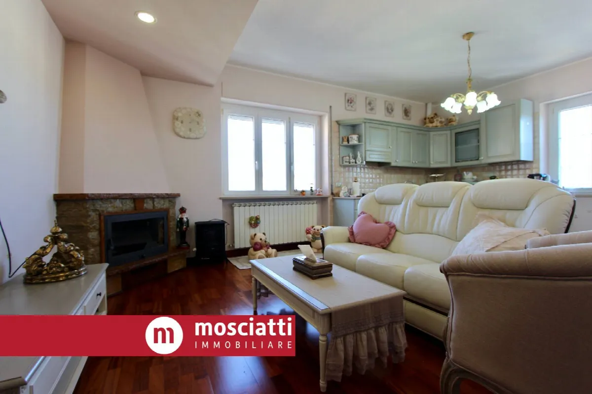 Appartamento in vendita a Esanatoglia - foto 3