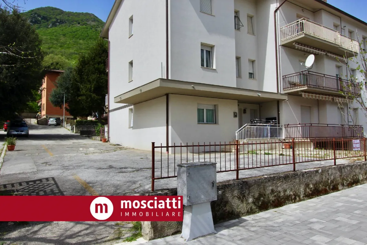 Appartamento in vendita a Esanatoglia - foto 2