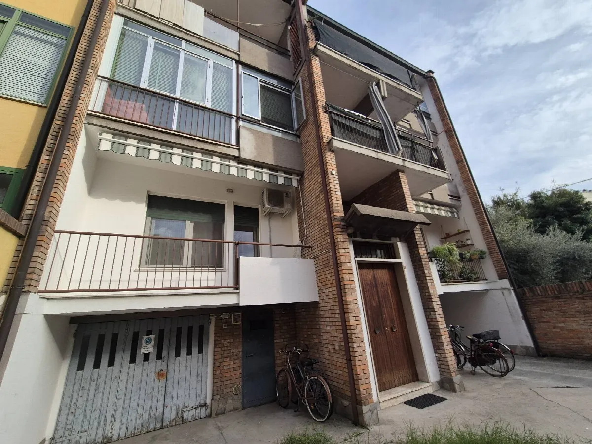 Appartamento in vendita a Ferrara, Entro Mura - foto 2