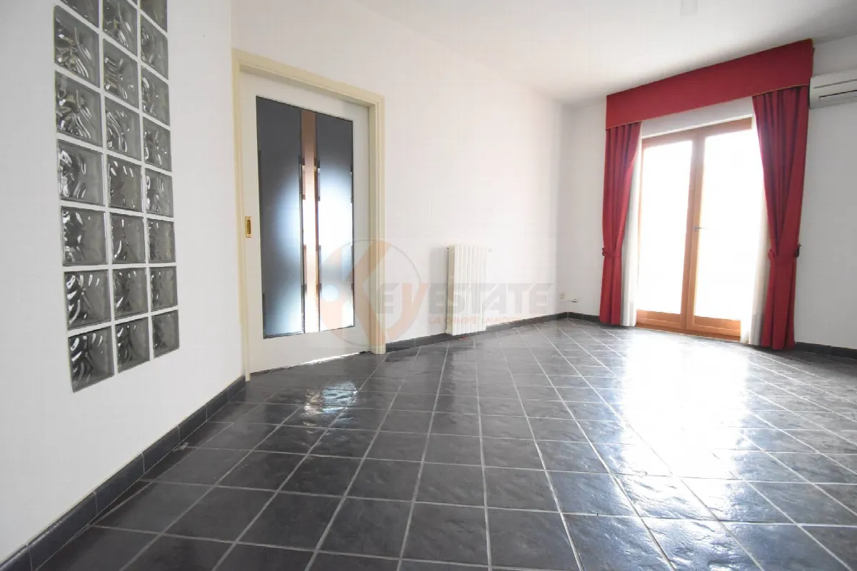 Appartamento in vendita a Nuoro, Centro - foto 2
