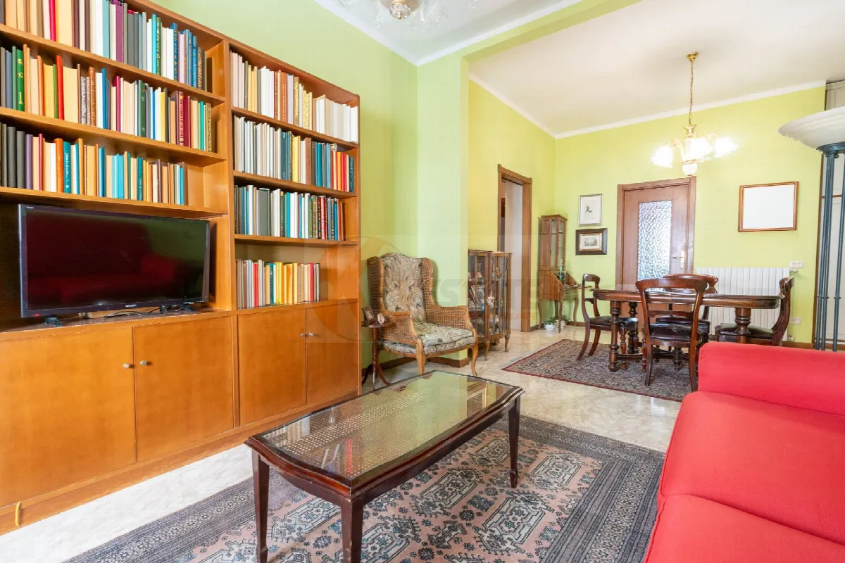 Appartamento in vendita a Sassari, V.le Italia - foto 2