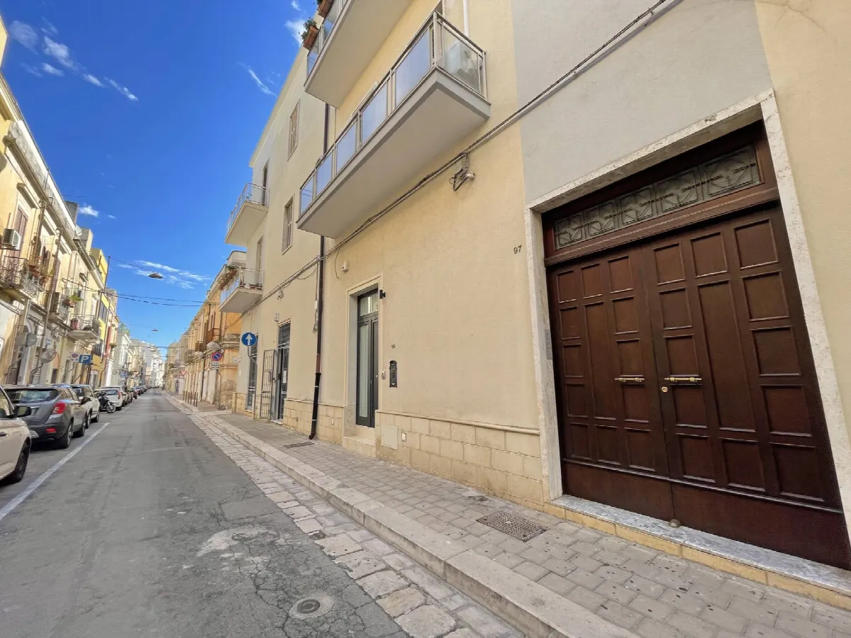 Appartamento in vendita a Brindisi, Zona Centro - foto 3