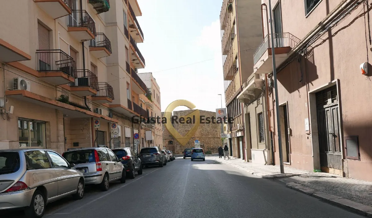 Appartamento in vendita a Brindisi, Zona Centro - foto 4