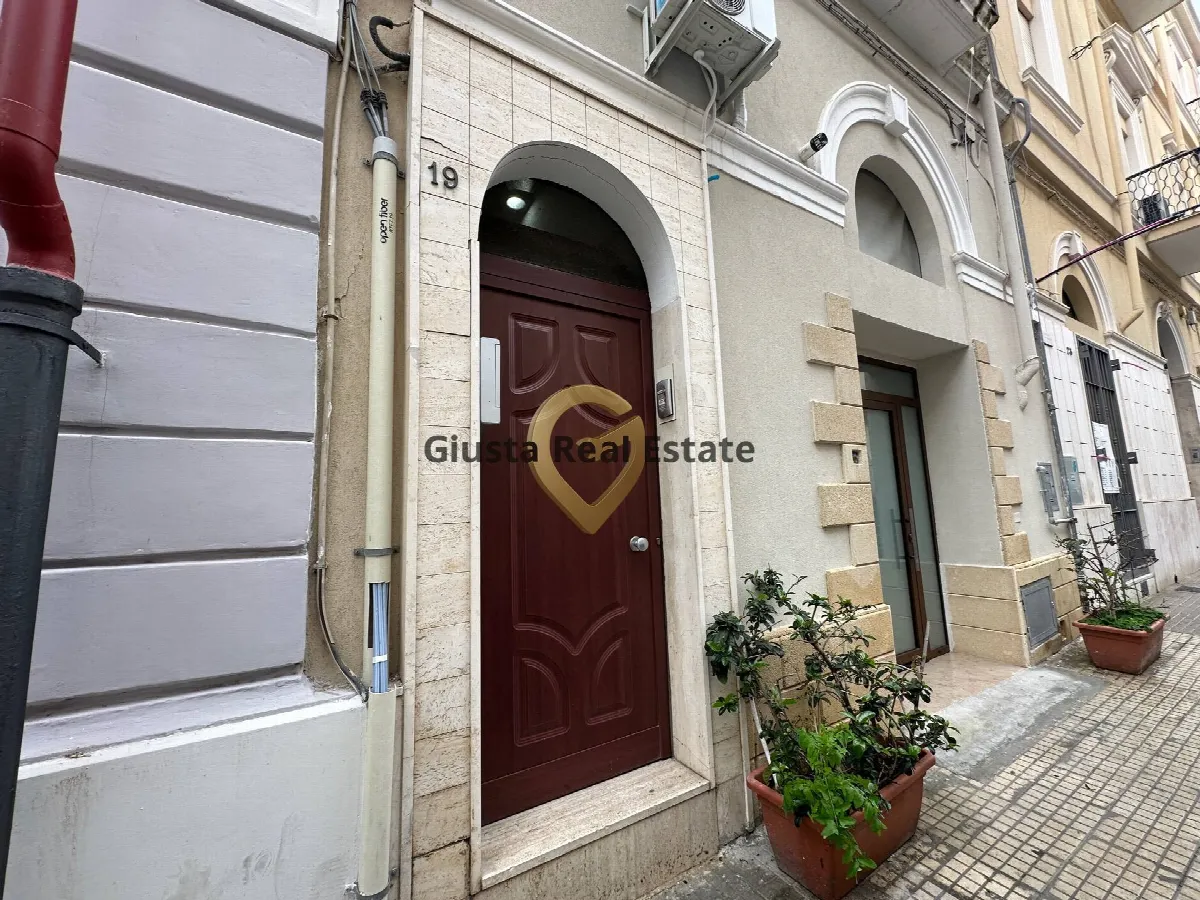 Appartamento in vendita a Brindisi, Zona Centro - foto 2